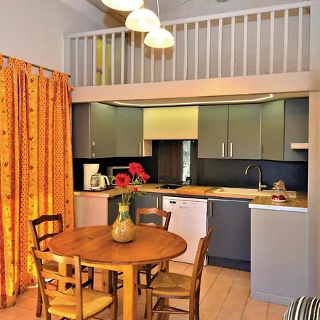 Holiday home Awesome In Raphele-les-arles With Wifi