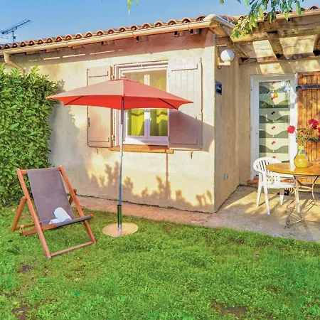 Awesome In Raphele-les-arles With Wifi
